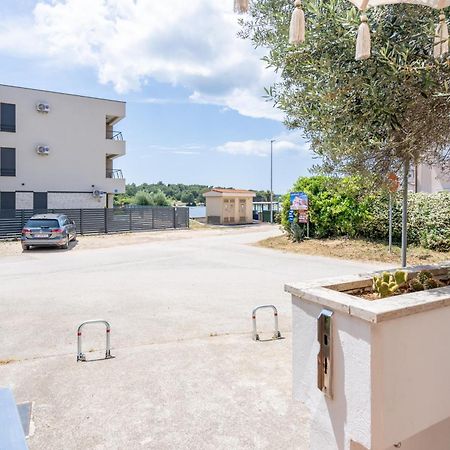 App Akumal-25M Zum Meer, Privatparkplatz, 50 Zoll Smart Tv, Sat Medulin Bagian luar foto
